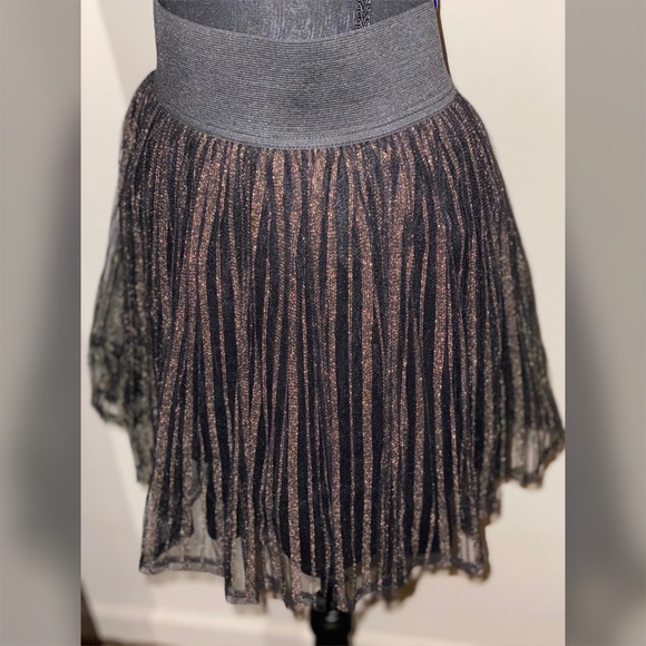 Mini Skirt - Picture 2 of 2